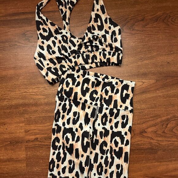 Beach Riot Leopard and Black Sportswear - Picture 2 of 6